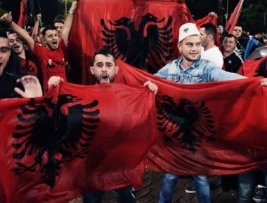 Όλοι θέλουν να την «κάνουν» από Αλβανία: 60% των νέων θέλει να φύγει